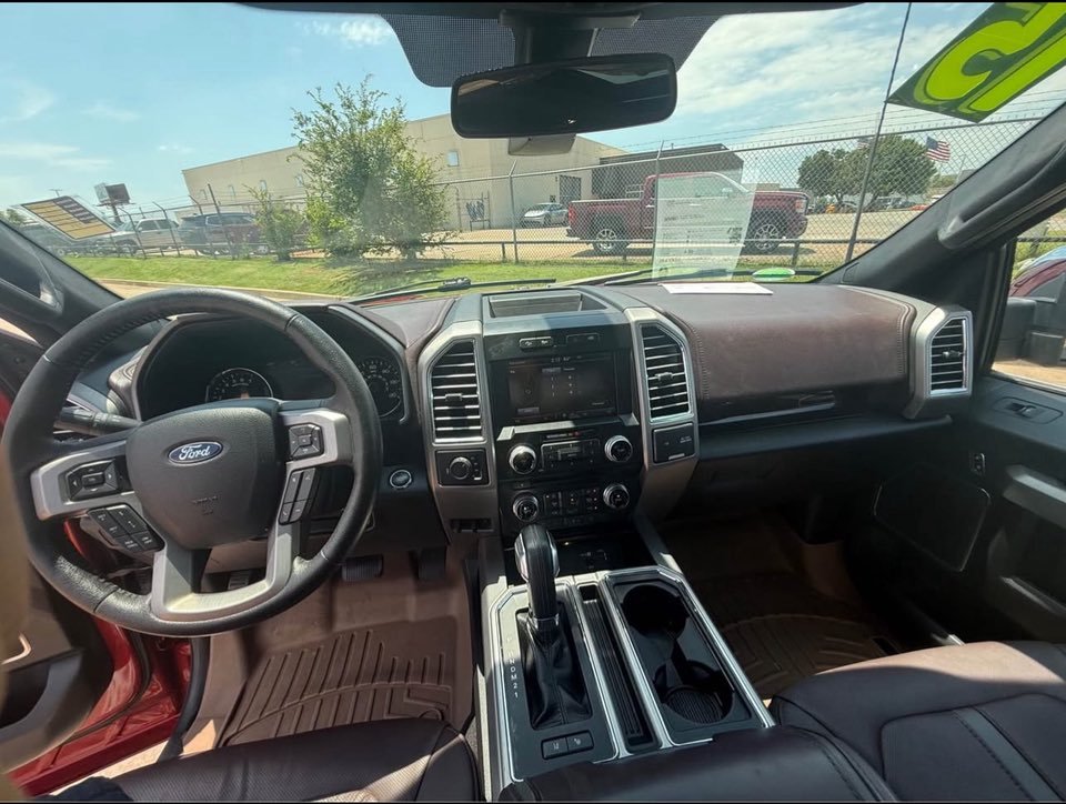 2015 Ford F-150 Platinum - Image 3