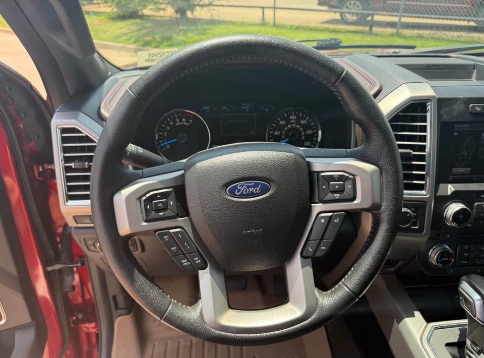 2015 Ford F-150 Platinum - Image 8